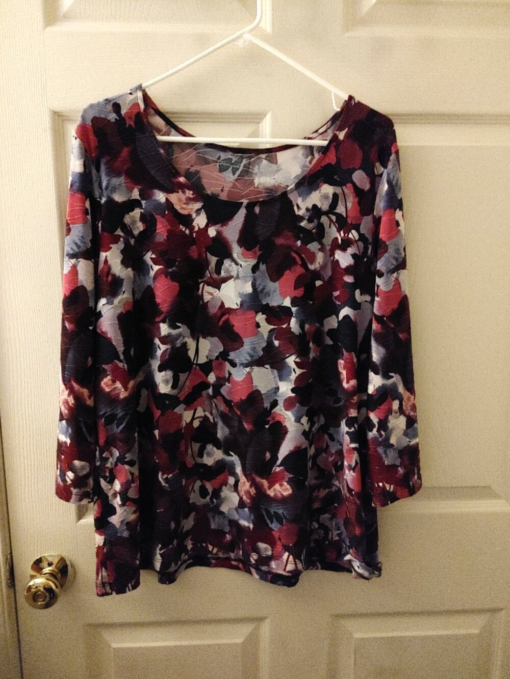Womens Long Sleeved Shirt - Missing Tag - Believe to be Large